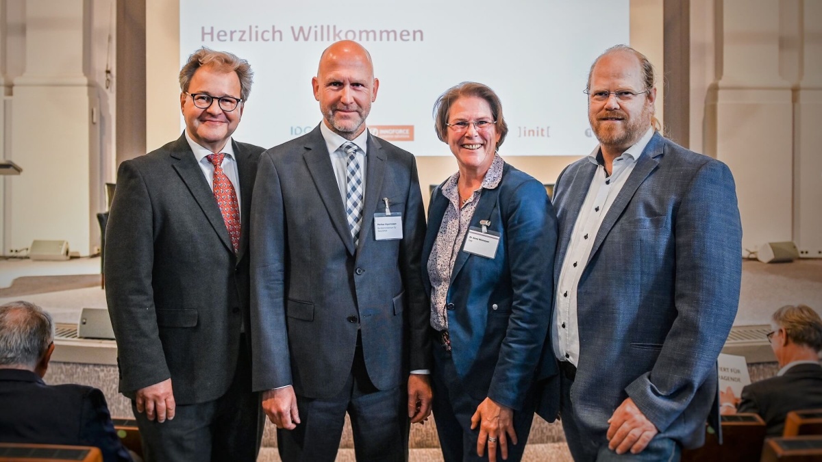 Sebastian C. Semler, Markus Algermissen, Dr. Anna Niemeyer und Prof. Dr. Rainer Röhrig bei den Registertagen 2023