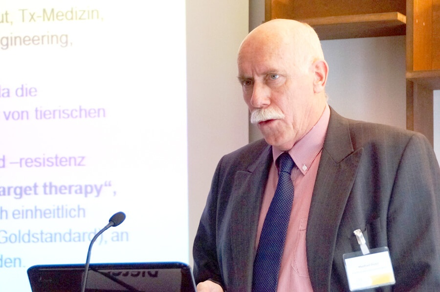 Prof. Dr. Manfred Dietel beim Biobanken-Symposium 2012