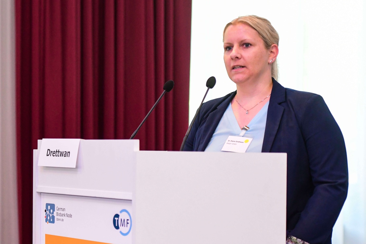 Dr. Diana Drettwan beim Biobanken Symposium 2022