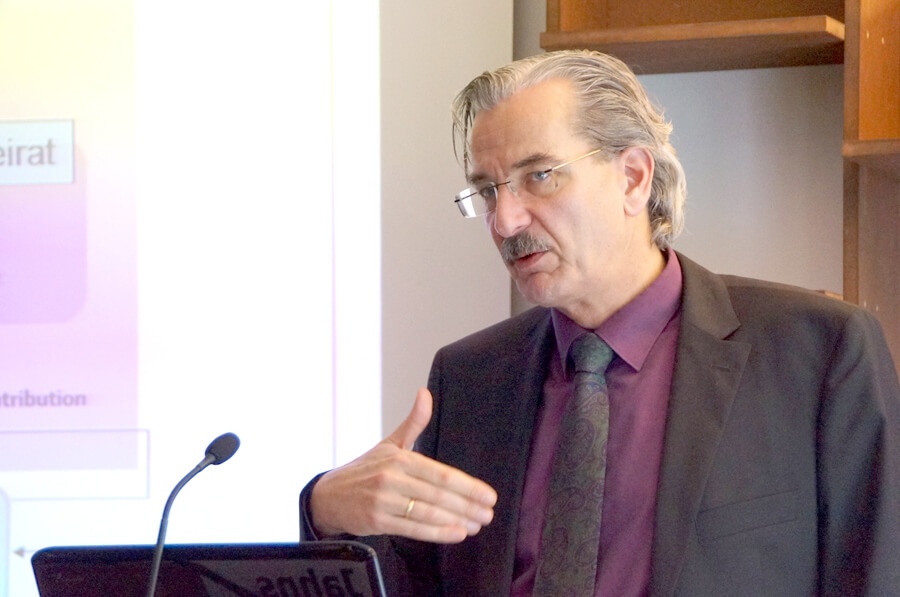 Prof. Dr. Roland Jahns beim Biobanken-Symposium 2012