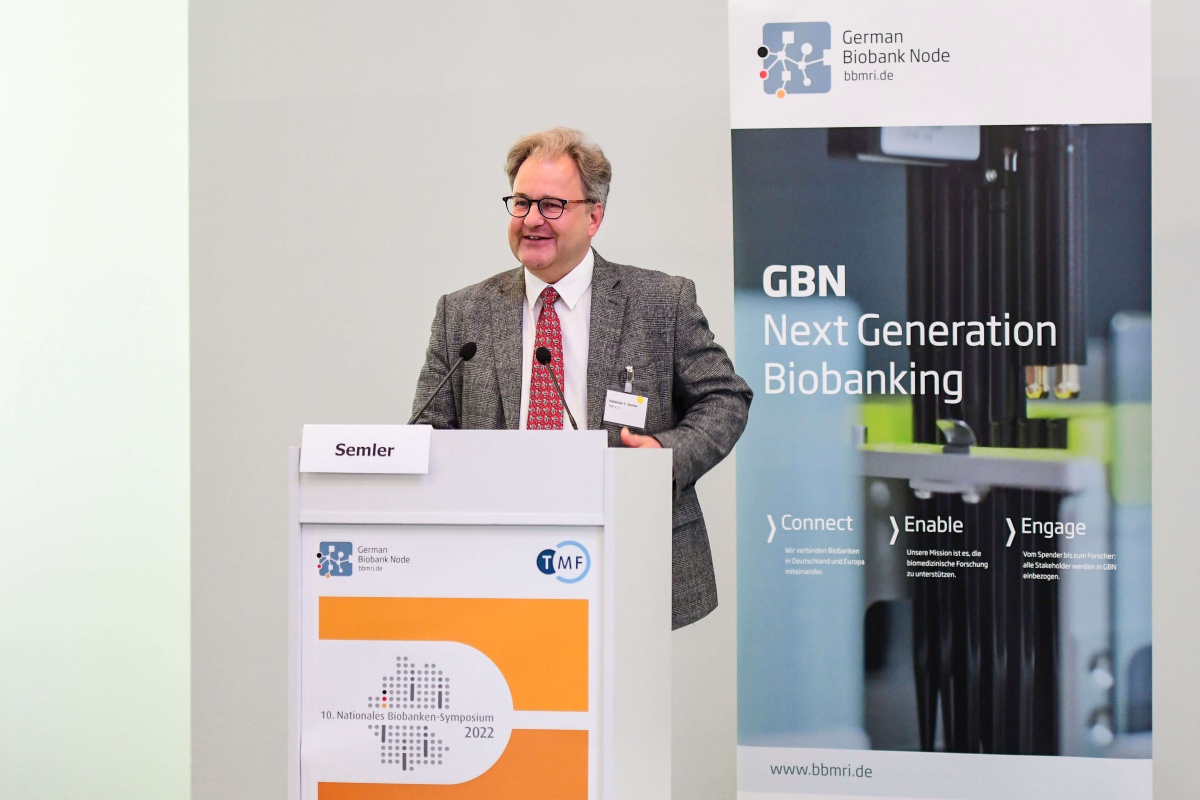 Sebastian C. Semler beim Biobanken Symposium 2022
