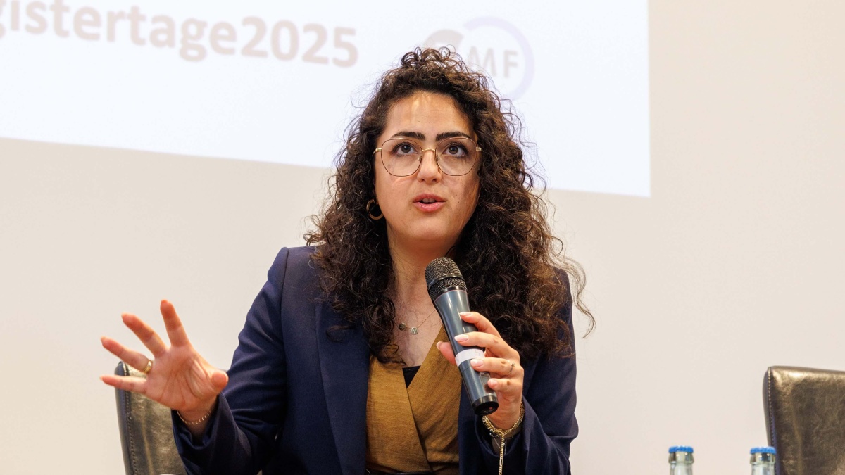 Dr. Nilofar Badra-Azar Dr. Nilofar Badra-Azar auf den Registertagen 2025