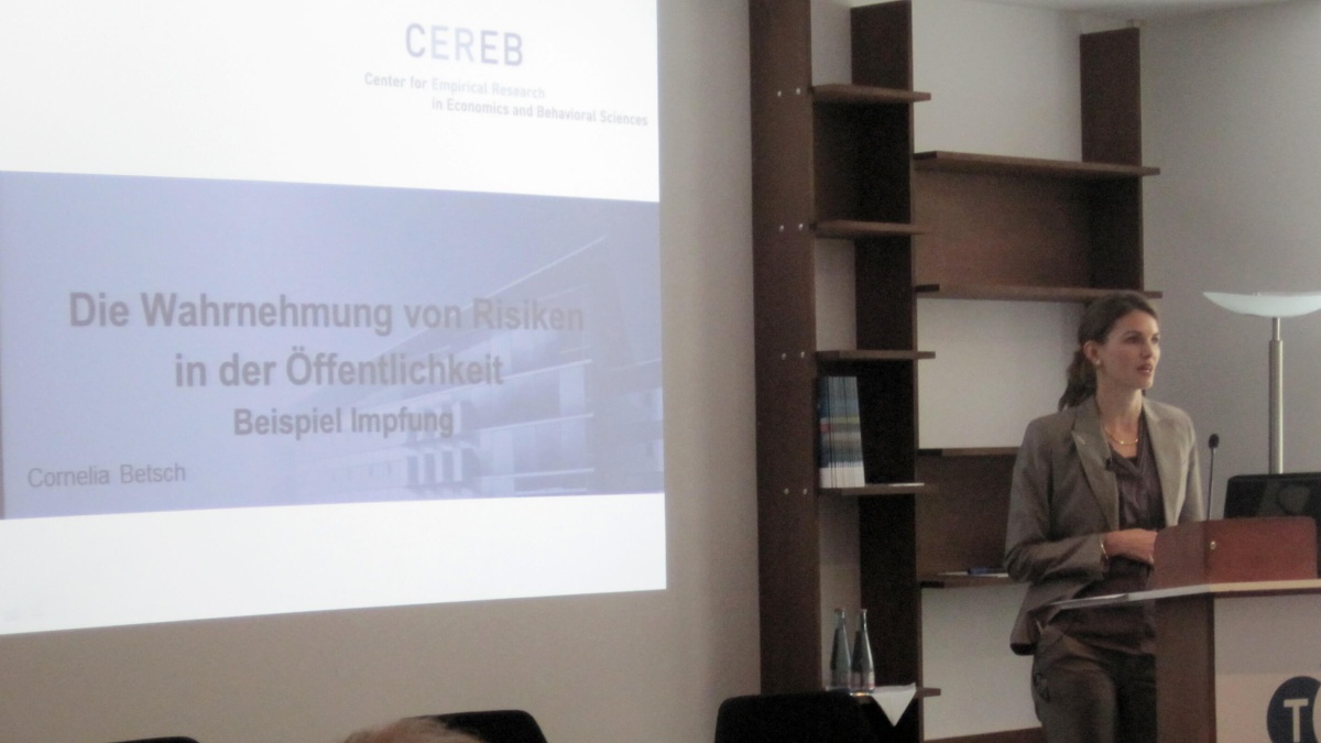 Dr. Cornelia Betsch Dr. Cornelia Betsch