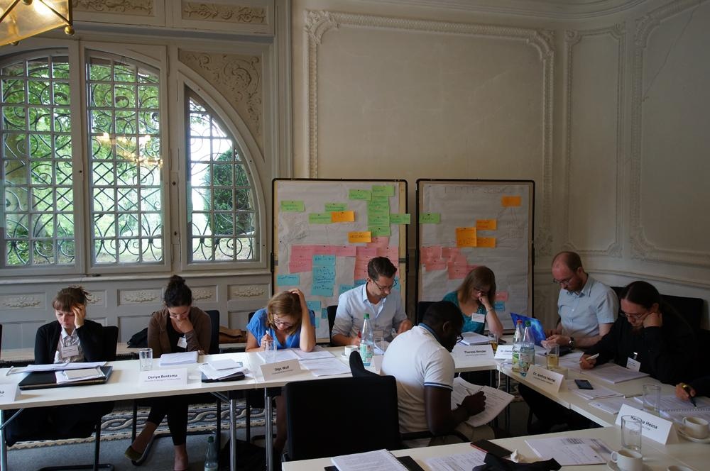 Teilnehmer und Teilnehmerinnen der TMF-School 2019 Die Teilnehmer und Teilnehmerinnen der TMF-School 2019 bei der Arbeit