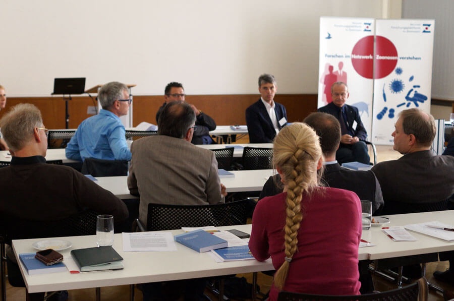 Workshop-Diskussion Die Teilnehmer und Teilnehmerinnen bei der Diskussion