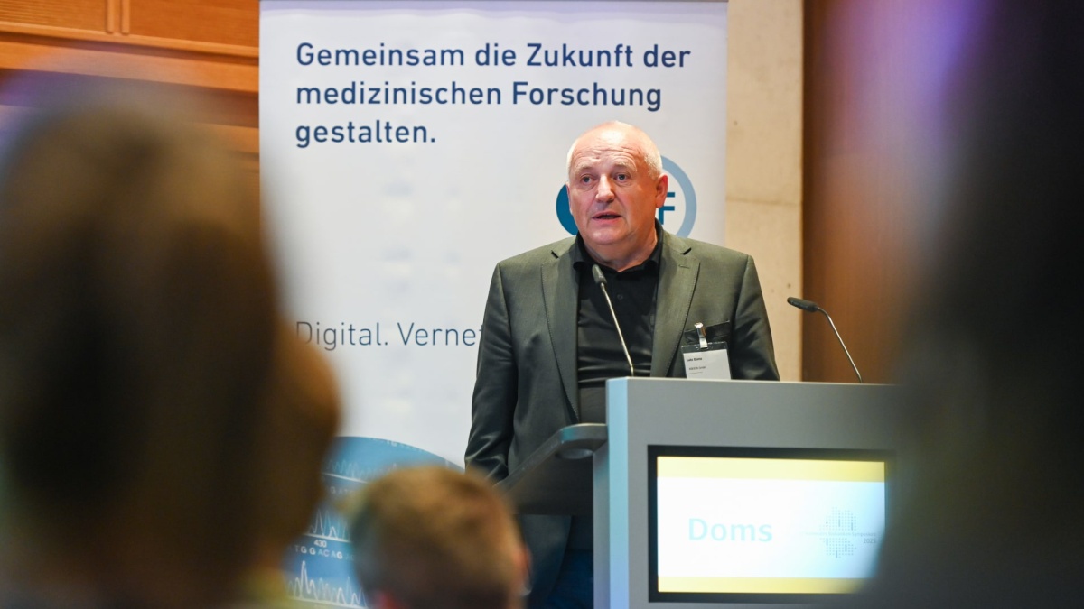 Lutz Doms Lutz Doms auf dem Biobanken-Symposium 2025.