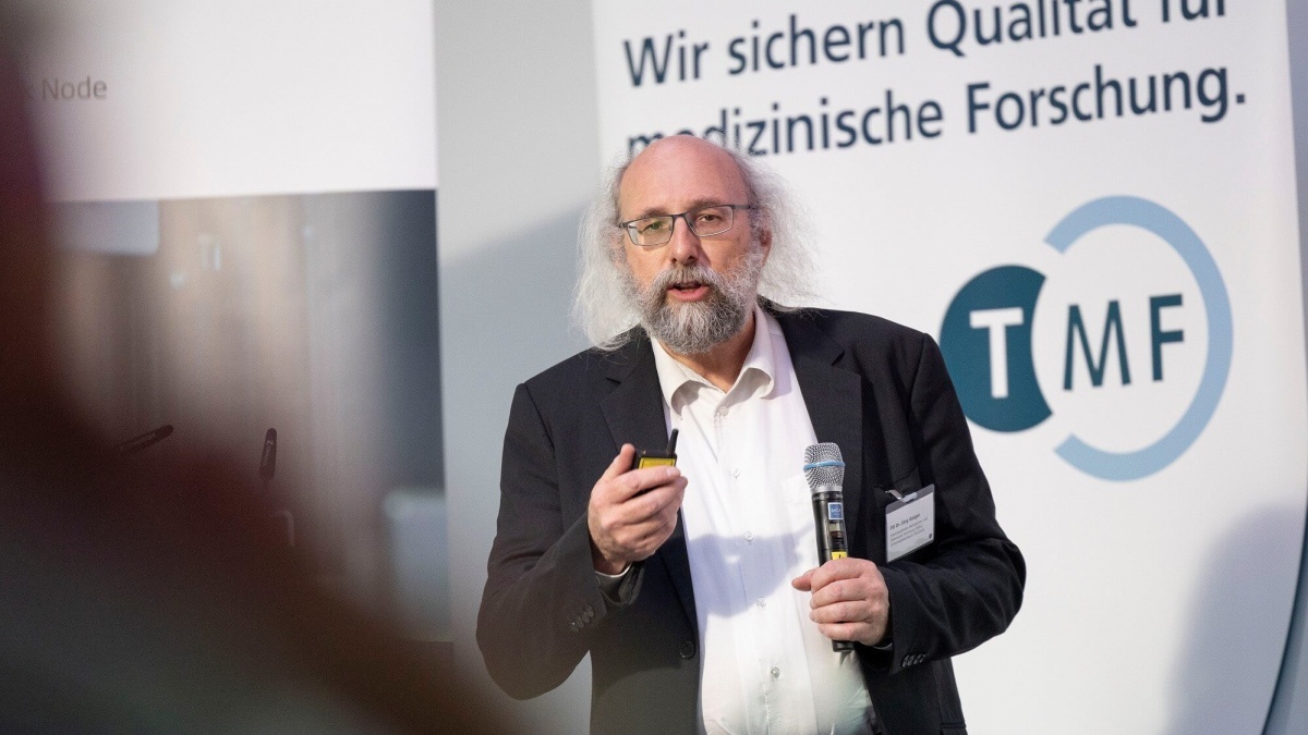 PD Dr. Jörg Geiger auf dem Biobanken-Symposium 2023