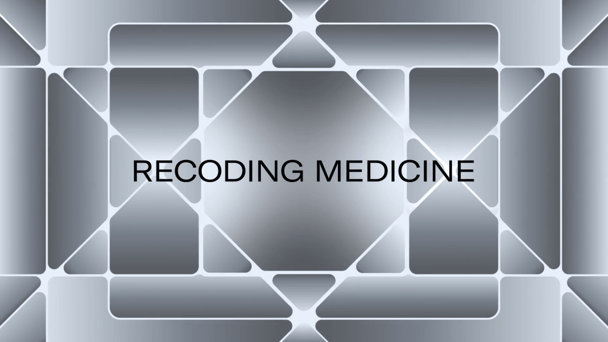 Grafische Illustration mit einem symmetrischen Muster aus abgerundeten Rechtecken und Polygonen in silbernen und grauen Farbverläufen. In der Mitte steht in schwarzer Schrift der Titel „RECODING MEDICINE“.