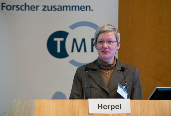 Dr. med. Esther Herpel Dr. med. Esther Herpel