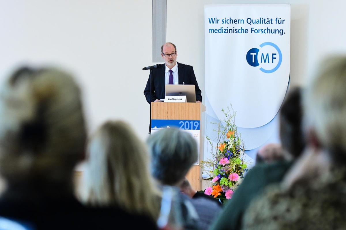 Prof. Dr. Wolfgang Hoffmann Prof. Dr. Wolfgang Hoffmann