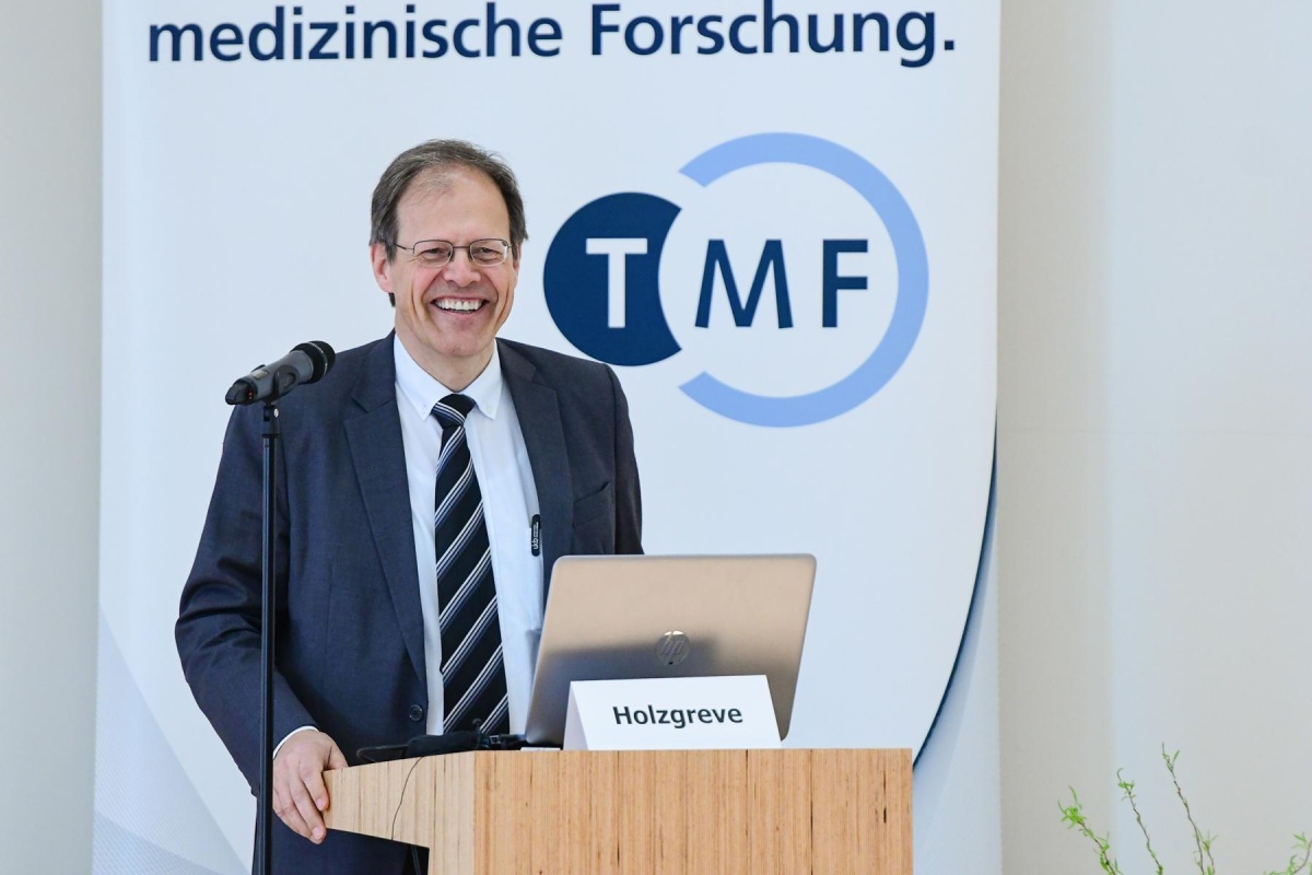 Prof. Dr. Dr. h. c. mult. Wolfgang Holzgreve Prof. Dr. Dr. h. c. mult. Wolfgang Holzgreve