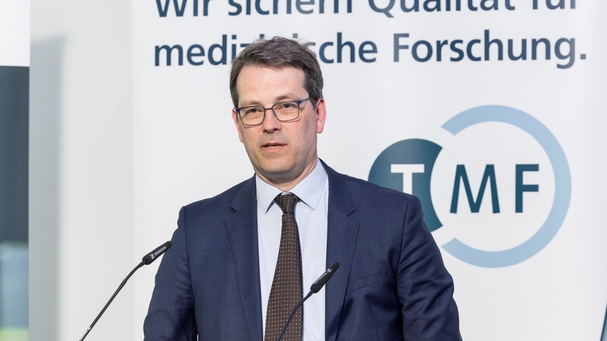 Prof. Dr. Sebastian Graf von Kielmansegg auf dem Biobanken-Symposium 2023