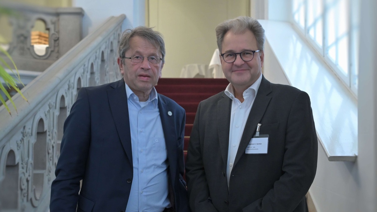 Prof. Dr. Heyo K. Kroemer und Sebastian C. Semler auf dem MII-Symposium 2023