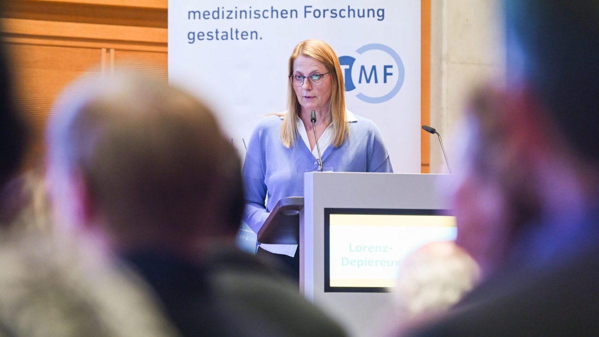 Dr. Bettina Lorenz-Depiereux Dr. Bettina Lorenz-Depiereux auf dem Biobanken-Symposium 2025.