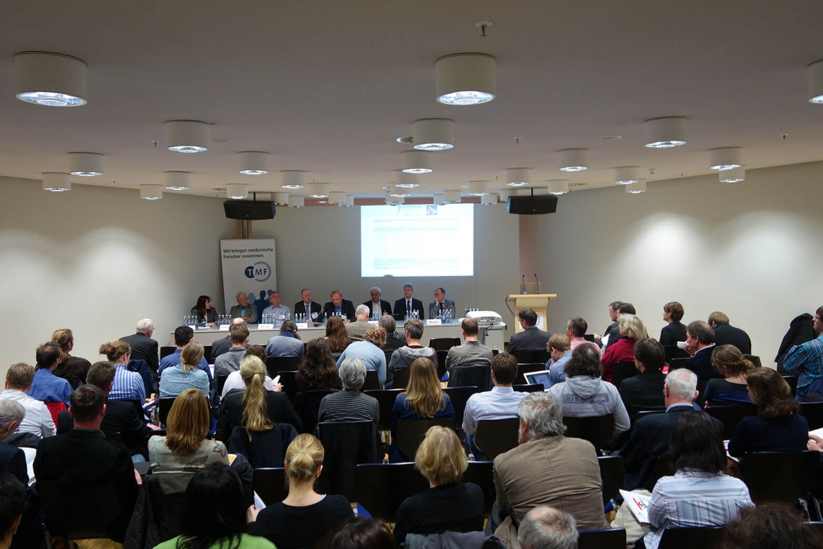 Podiumsdiskussion TMF Workshop Jahrestagung der deutschen Gesellschaft für Humangenetik 2014 Podiumsdiskussion TMF Workshop Jahrestagung der deutschen Gesellschaft für Humangenetik 2014