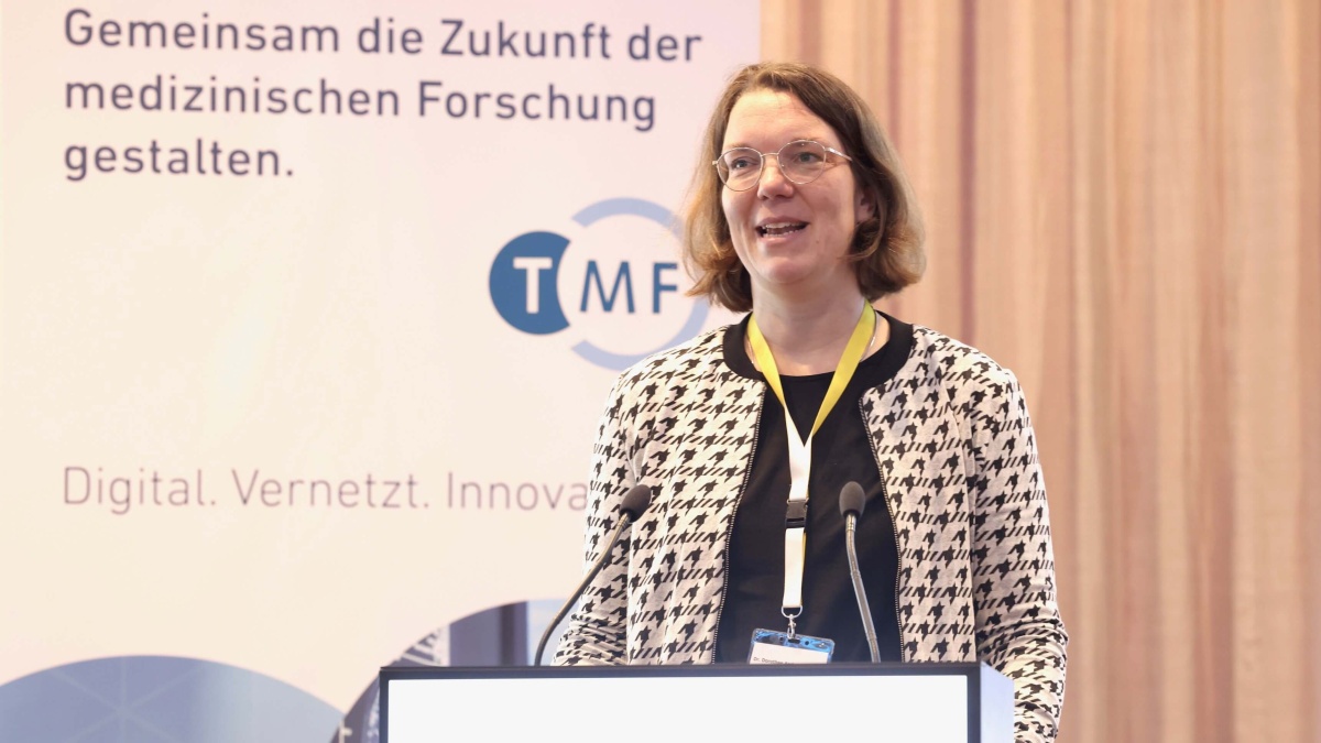 Dr. Dorothee Andres Dr. Dorothee Andres auf dem genomDE-Symposium 2025