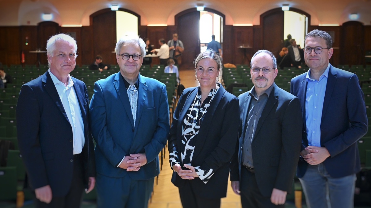 Dr. Frank Wissing, Sebastian C. Semler, Katharina Peter, Prof. Dr. André Scherag und Jens Bussmann auf dem MII-Symposium 2025.