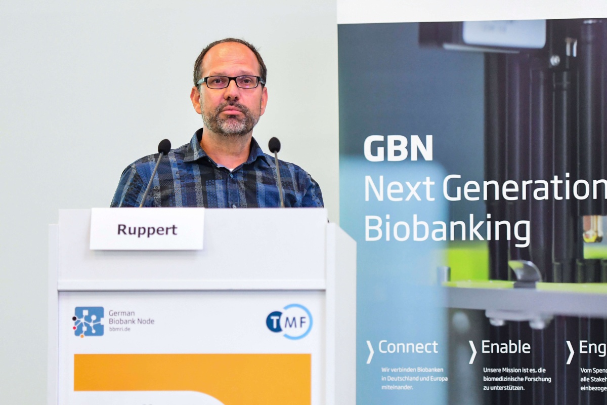 Dr. Clemens Ruppert beim Biobanken Symposium 2022