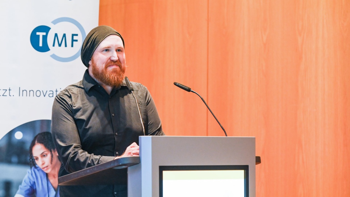 Patrick Skowronek Patrick Skowronek auf dem Biobanken-Symposium 2025.