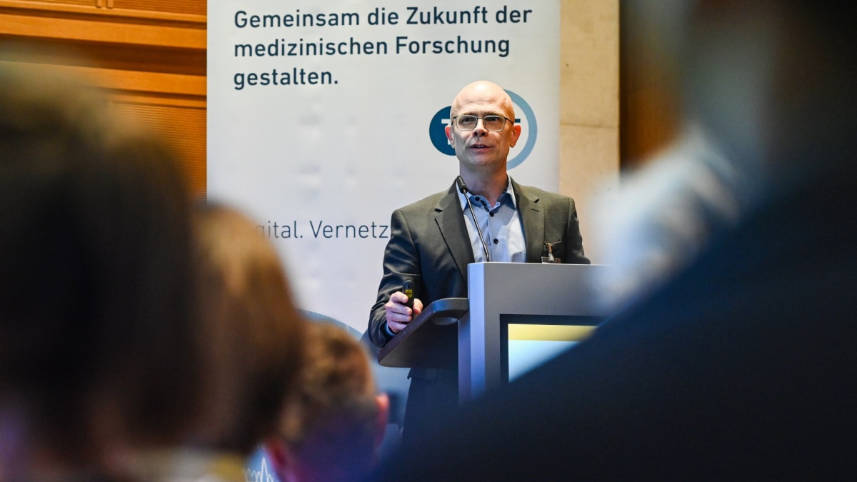 PD Dr. Christian Stephan PD Dr. Christian Stephan auf dem Biobanken-Symposium 2025.