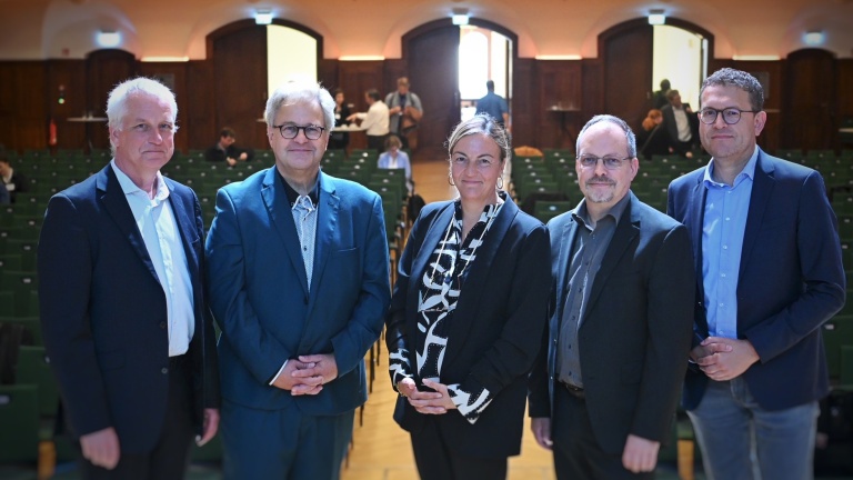 Dr. Frank Wissing, Sebastian C. Semler, Katharina Peter, Prof. Dr. André Scherag und Jens Bussmann auf dem MII-Symposium 2025.