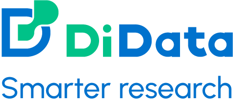 Firmenlogo von DiData auf hellem Hintergrund. Links ein stilisiertes blau-grünes Symbol, rechts der Schriftzug „DiData“ in Blau und Grün. Darunter steht in blauer Schrift der Slogan „Smarter research“.