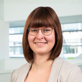 Dr. Elisa Henke