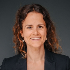 Dr. Janna Hachmann