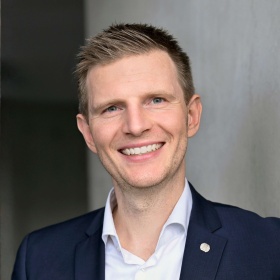 Dr. Thomas Pauls