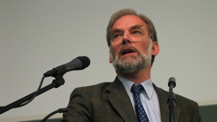 Prof. Dr. med. Otto Rienhoff auf der Telemed 2004